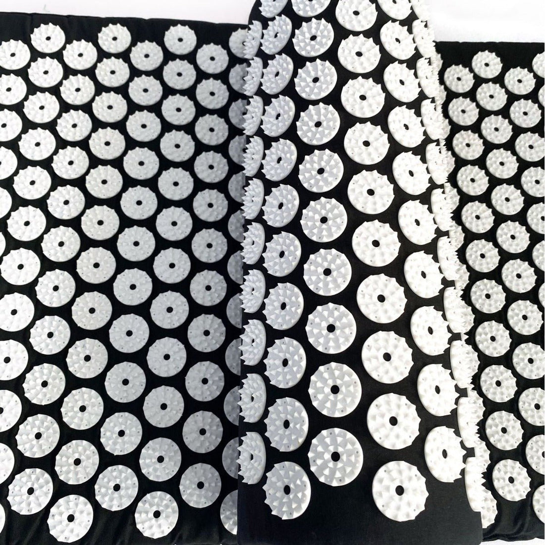 Drip Sweat LotusWave Acupressure & Relaxation Mat